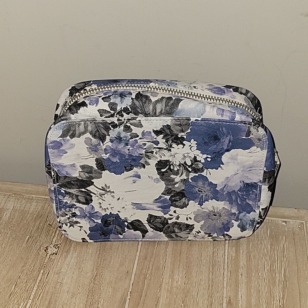 Trish McEvoy Blue Floral Makeup Planner
